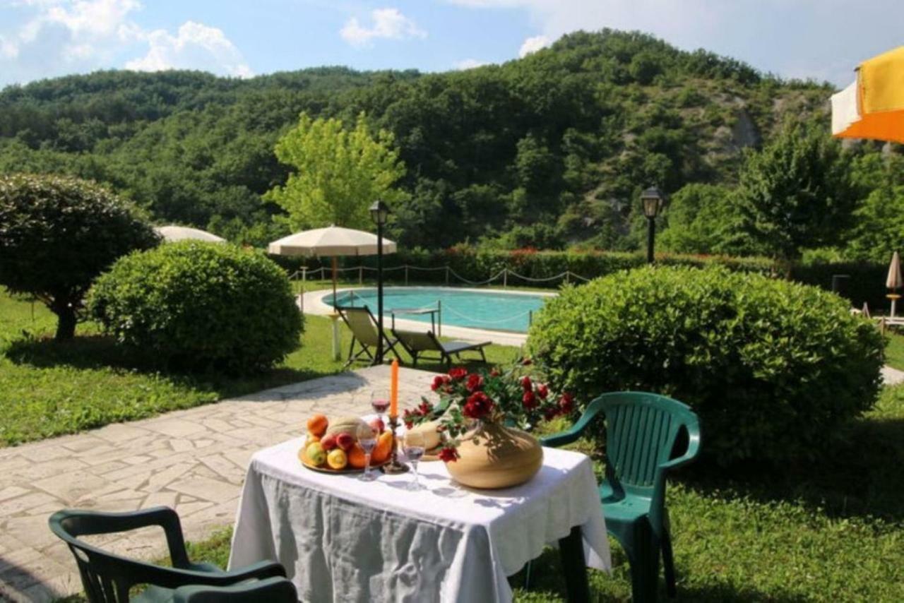 בית הארחה Apecchio 	Relais Valguerriera מראה חיצוני תמונה